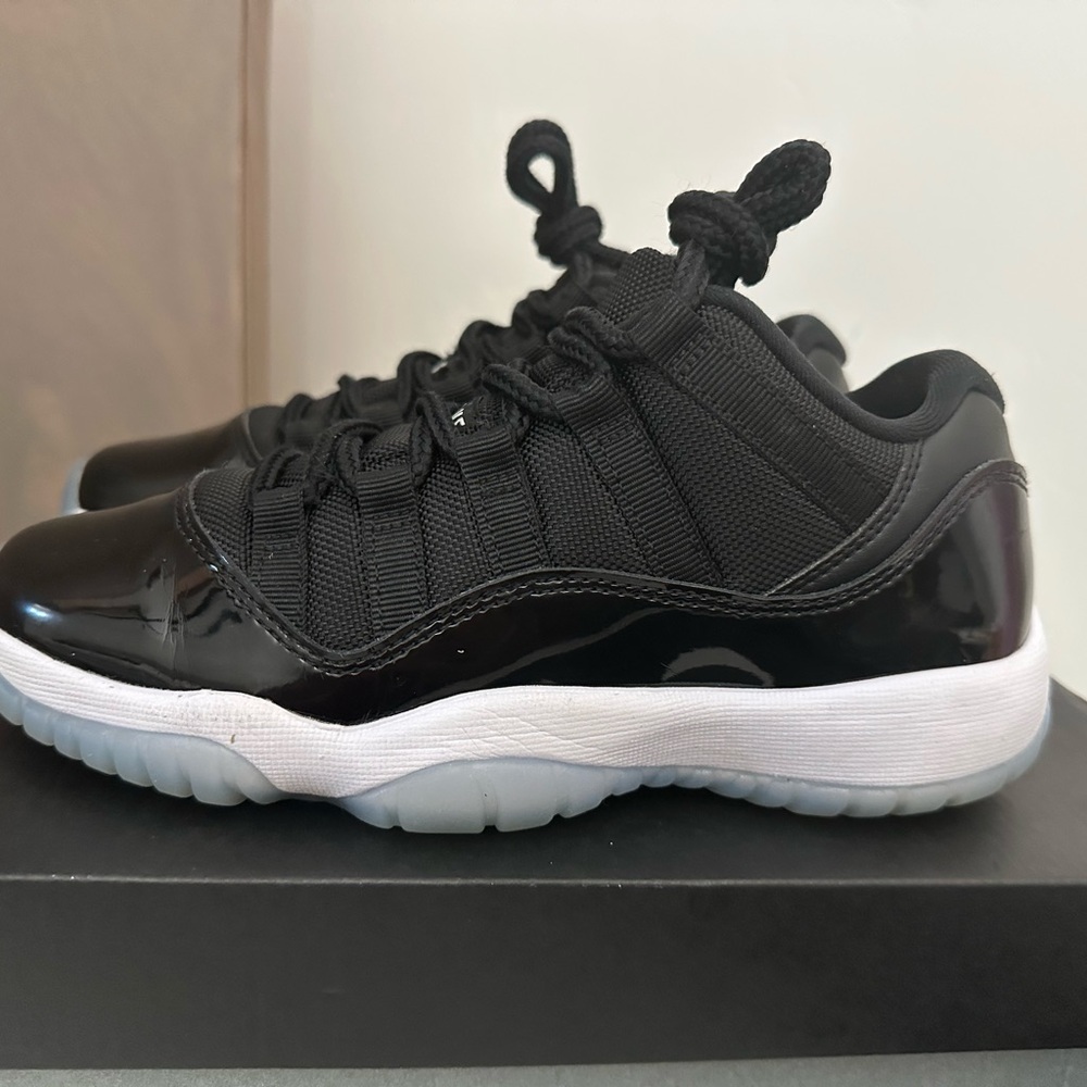 Kids Jordan 11 low - Picture 3 of 6